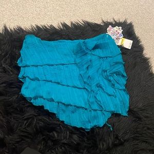 Becca cover up bottom